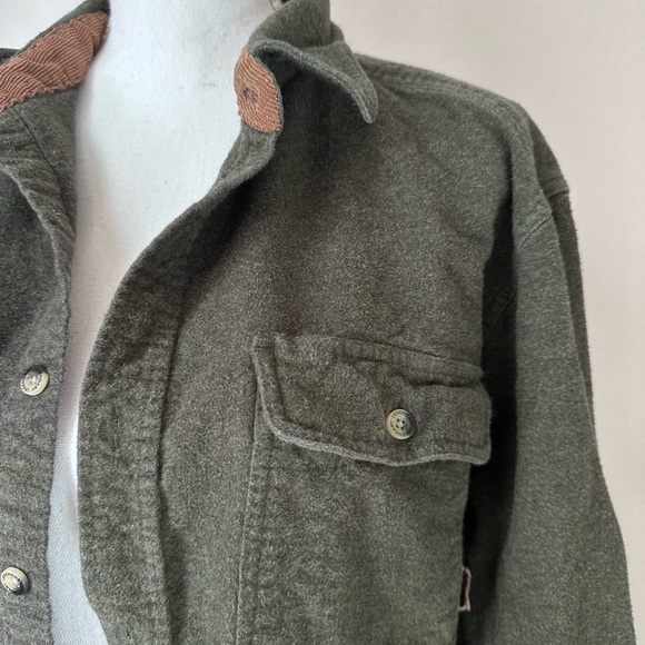 Legendary Whitetails Button-Down - Picture 3 of 13